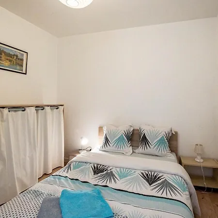 Les Platanes Apartment